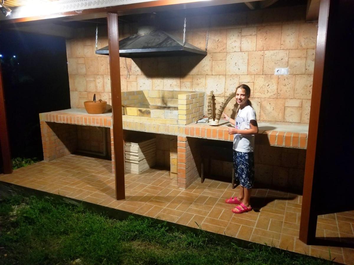 Vita Gardenia Hotel Tskaltubo Bagian luar foto