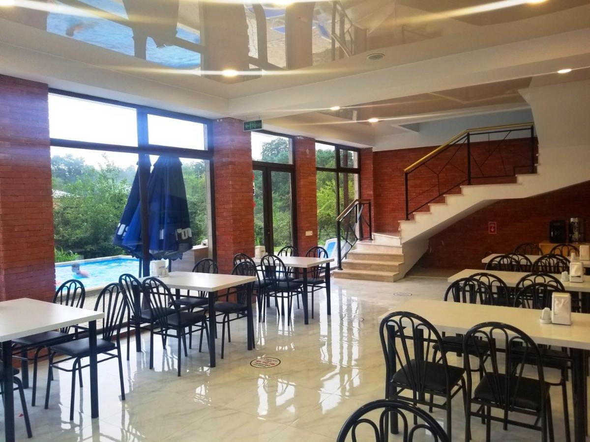 Vita Gardenia Hotel Tskaltubo Bagian luar foto