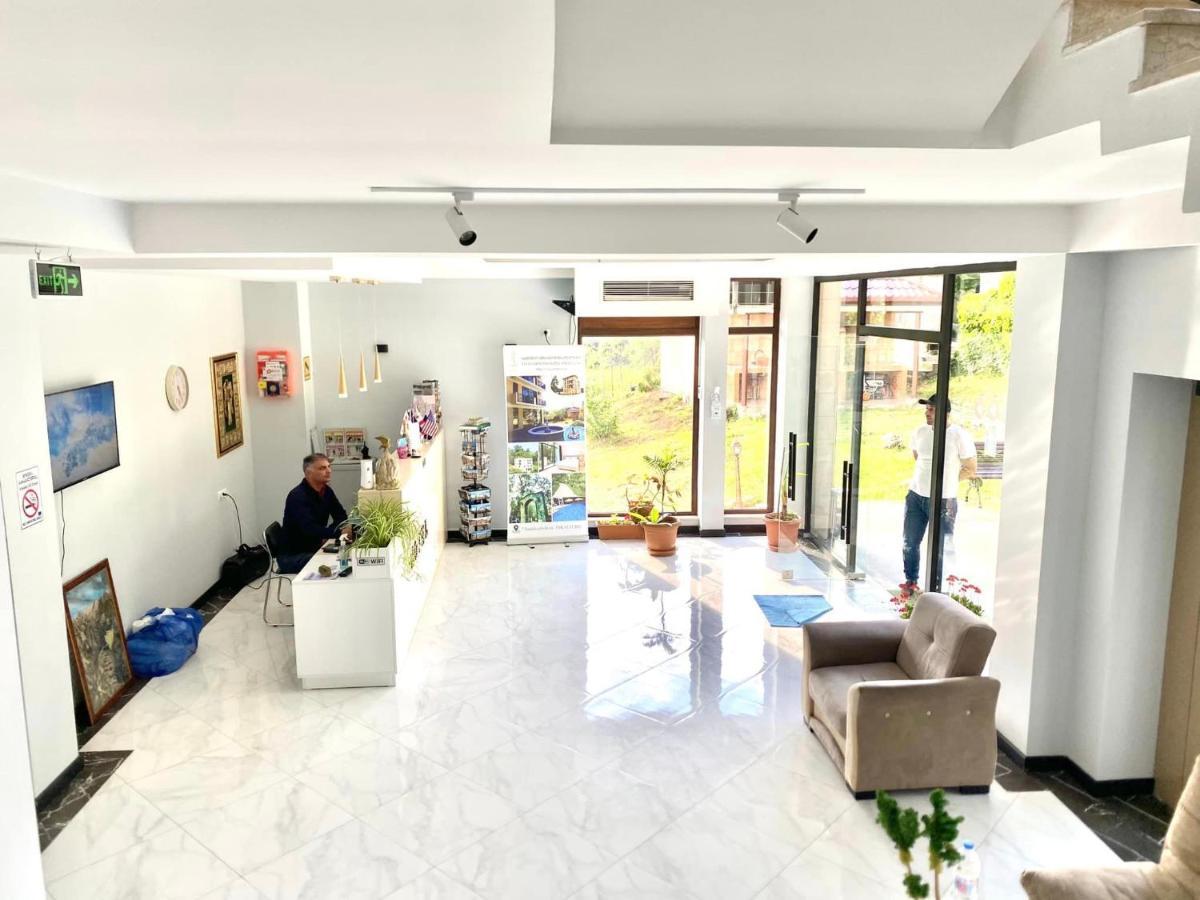 Vita Gardenia Hotel Tskaltubo Bagian luar foto