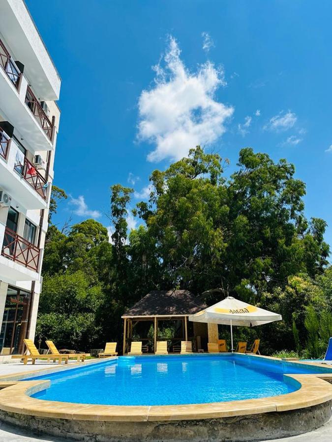 Vita Gardenia Hotel Tskaltubo Bagian luar foto