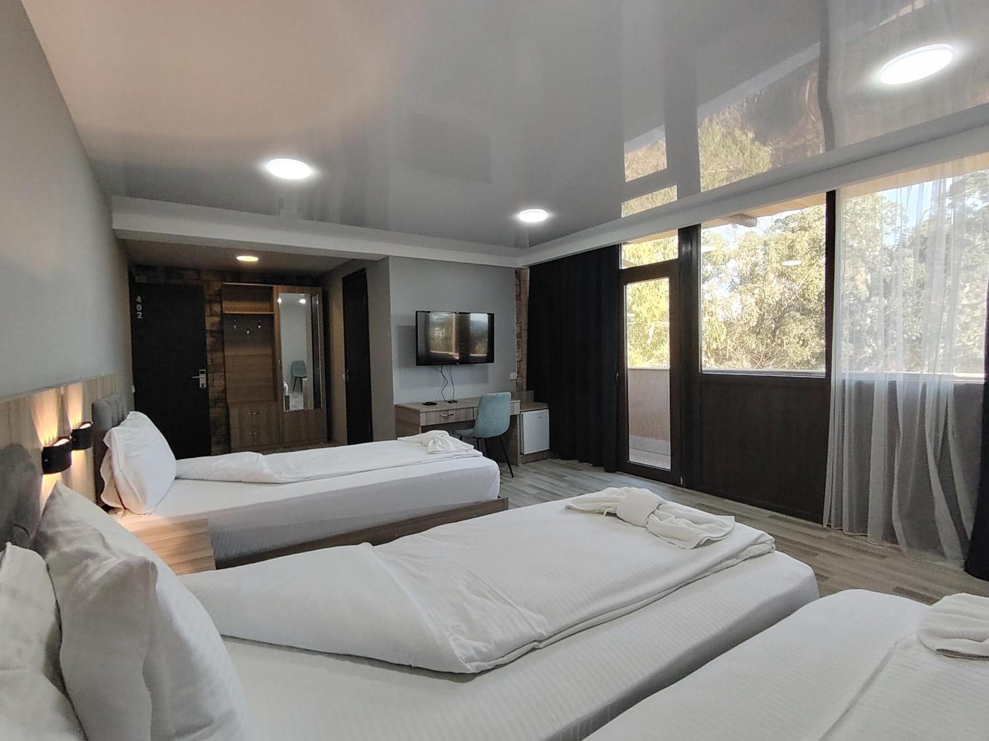 Vita Gardenia Hotel Tskaltubo Bagian luar foto